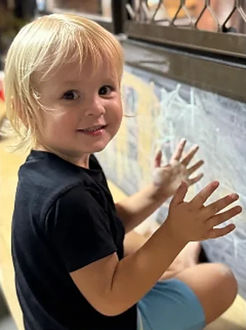 A little fan at the counter